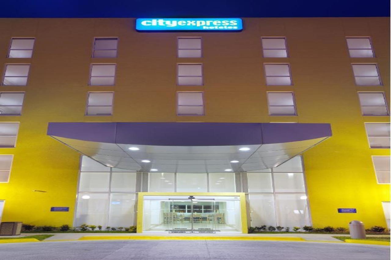 City Express Junior By Marriott Cancun Bagian luar foto