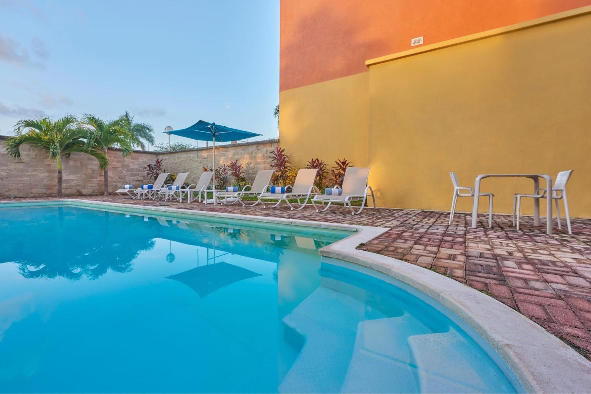 City Express Junior By Marriott Cancun Bagian luar foto