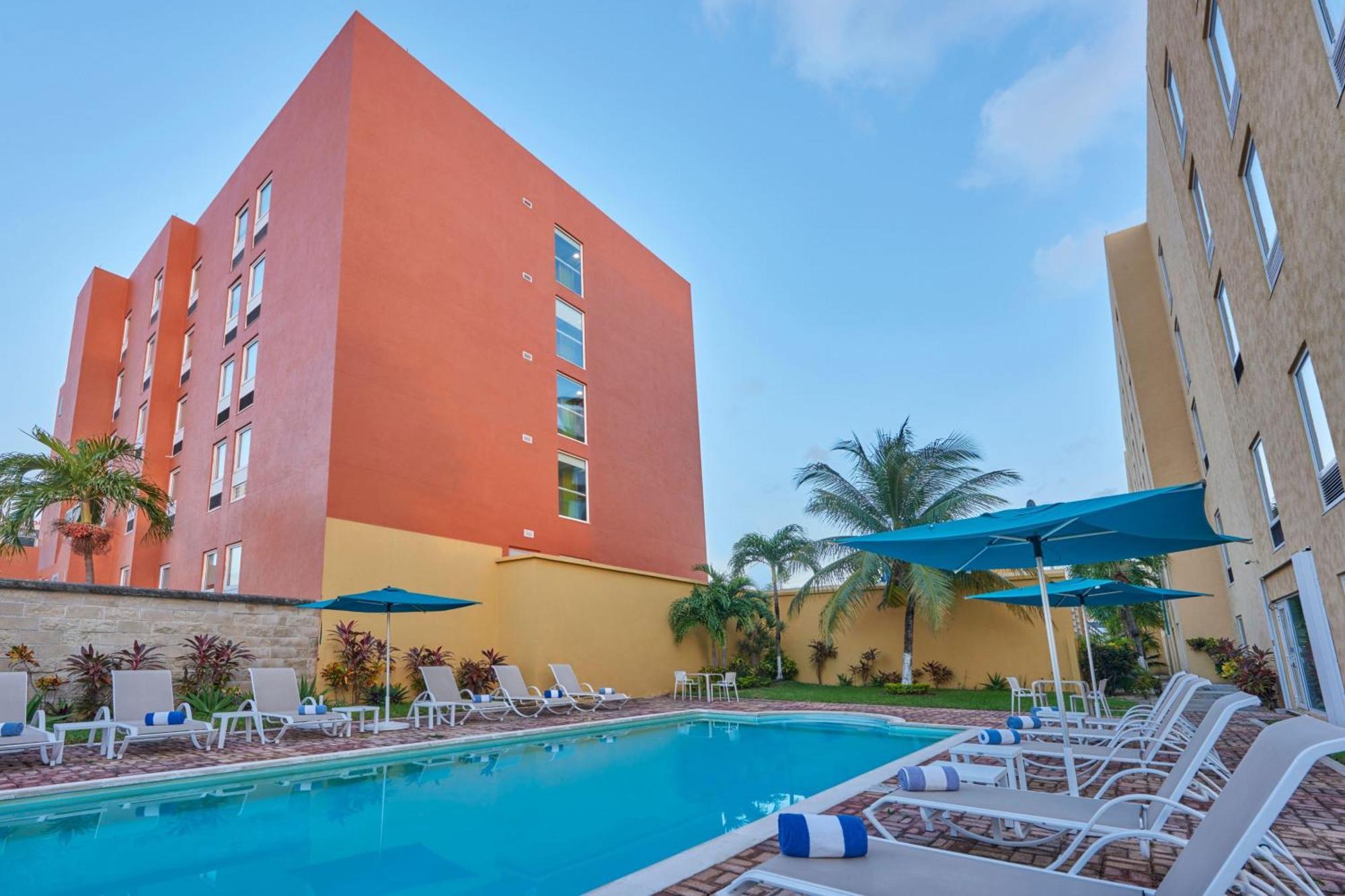 City Express Junior By Marriott Cancun Bagian luar foto