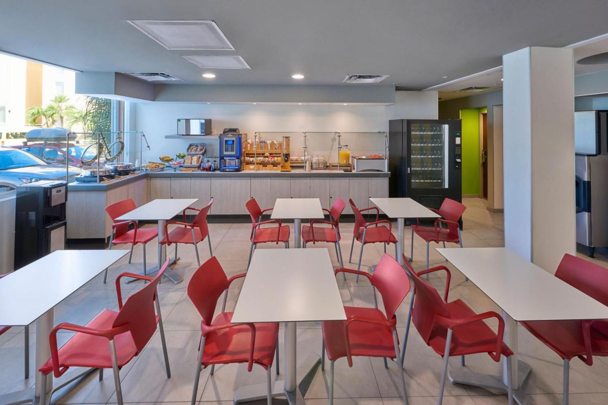 City Express Junior By Marriott Cancun Bagian luar foto