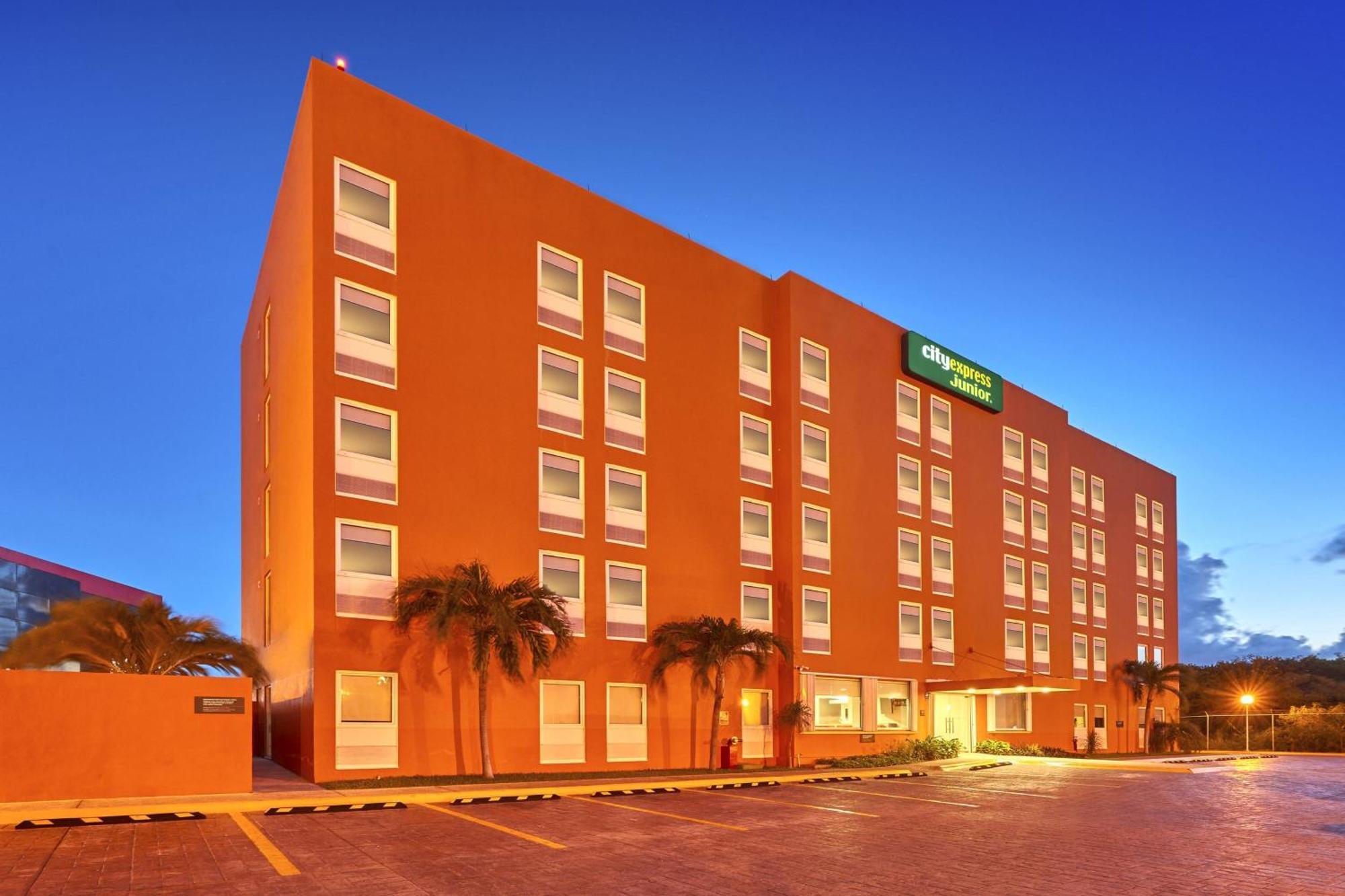 City Express Junior By Marriott Cancun Bagian luar foto