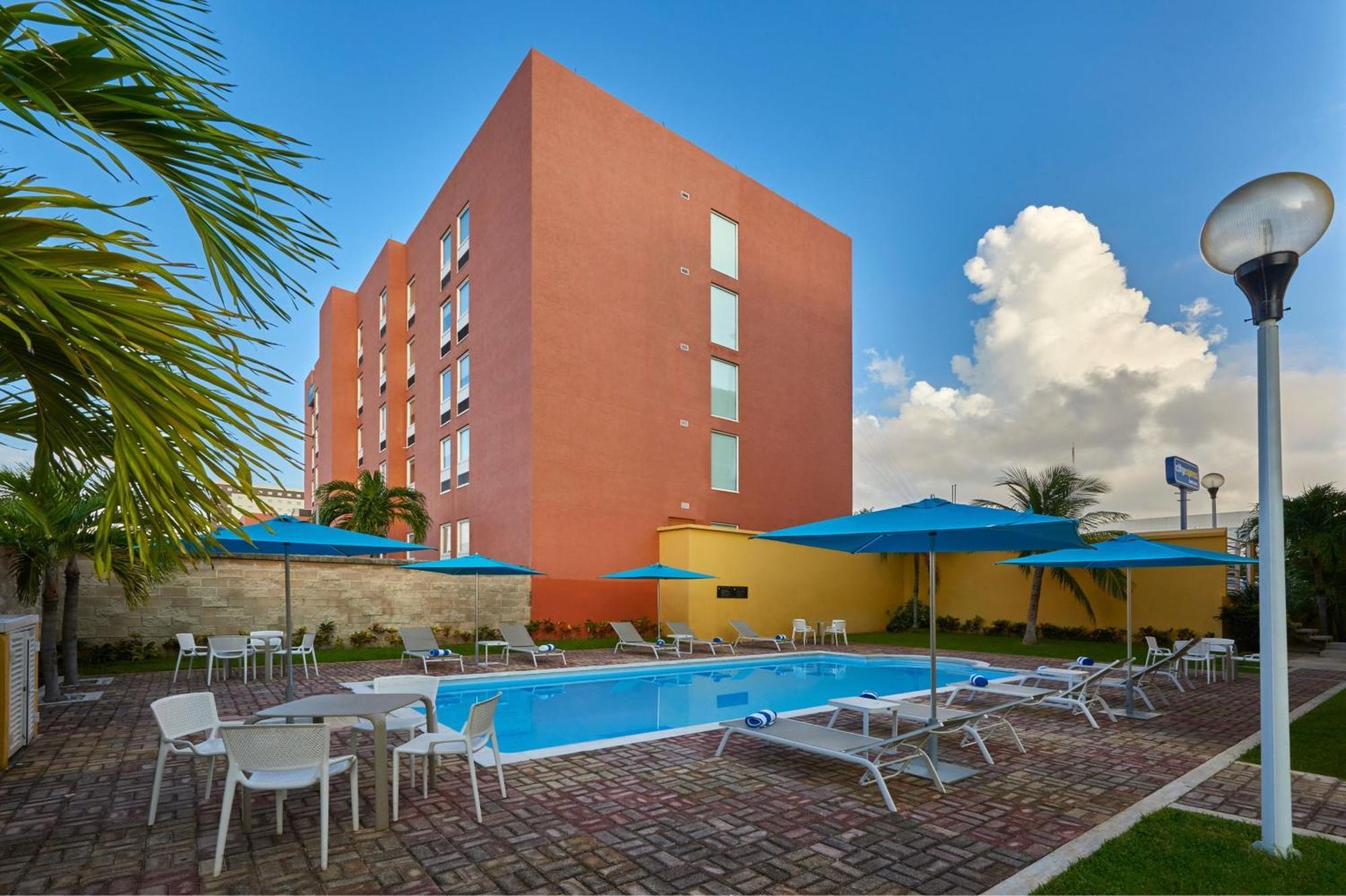 City Express Junior By Marriott Cancun Bagian luar foto