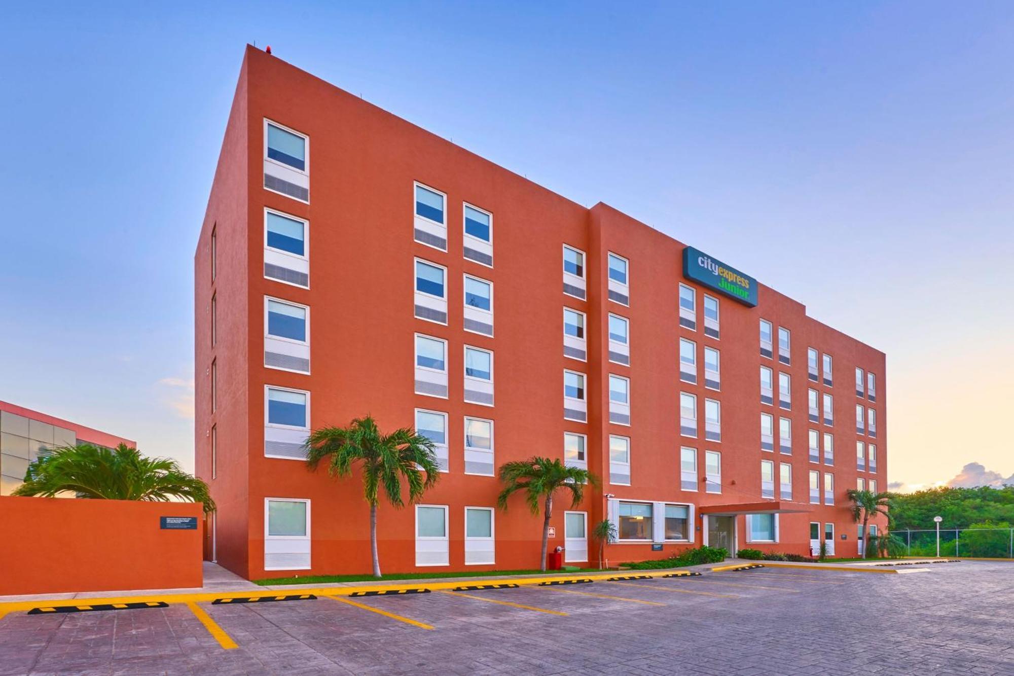 City Express Junior By Marriott Cancun Bagian luar foto